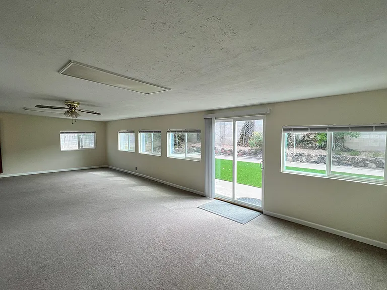 3604 Pitt St NE — Photo 7