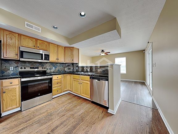 4th image of 9255 Heritage Glen Dr