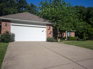 3692 N Del Lu Dr, Springfield, MO 65803