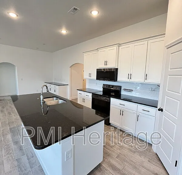 2060 Periwinkle Pl — Photo 8
