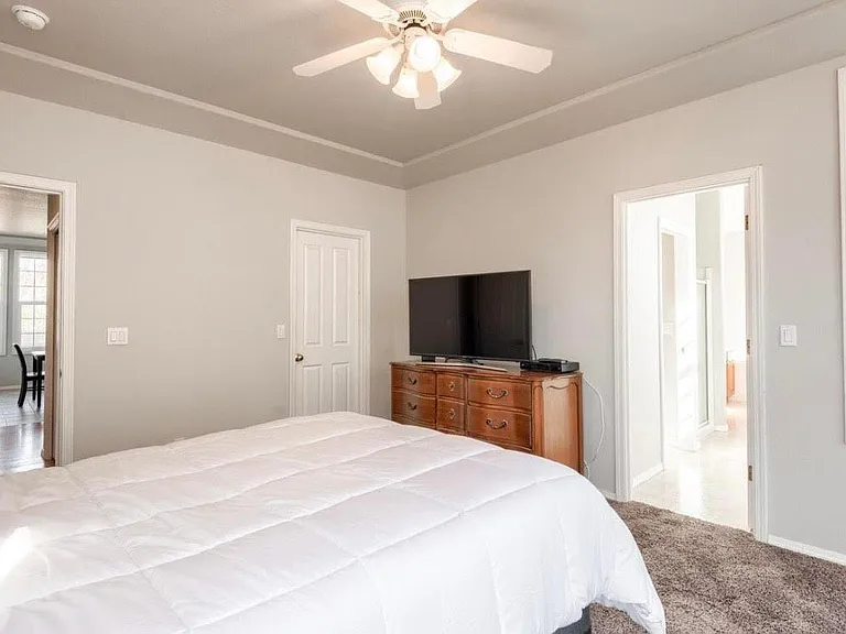 1238 NE Cedar Ridge Loop — Photo 13