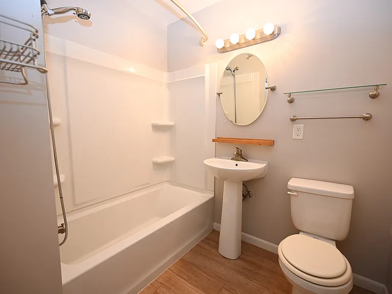 Med City Apartments — Photo 10