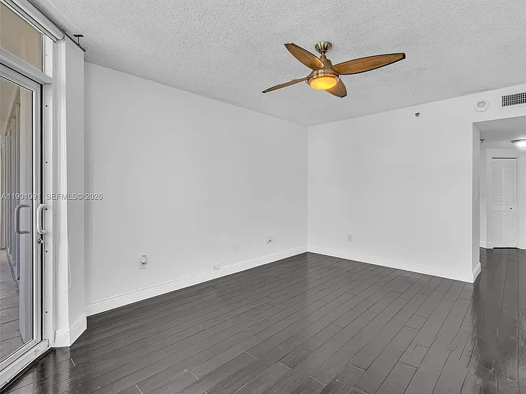 6422 Collins Ave #701 — Photo 33