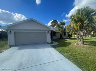 621 Glenn Ave, Lehigh Acres, FL 33972