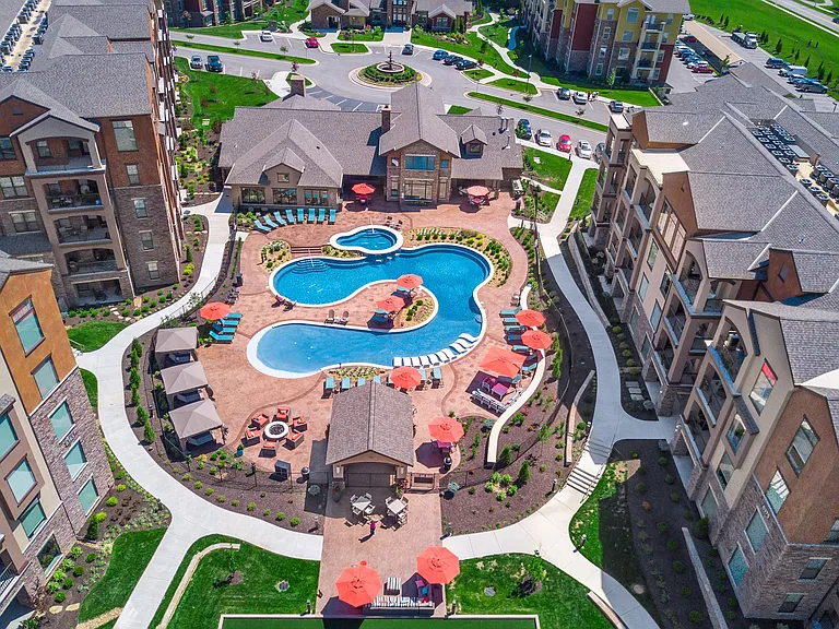EdgeWater at City Center — Photo 23