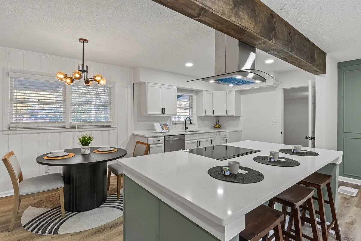 4 bed, 2.0 bath, 1544 sqft, $2,200 — Photo 3