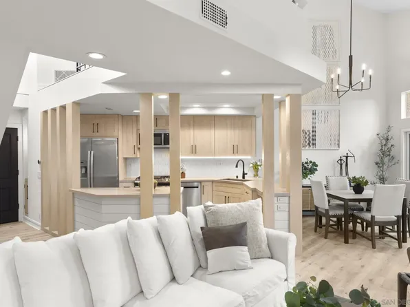 1963 Swallow Ln, Carlsbad, CA 92009