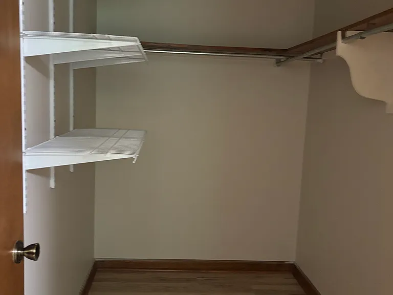 160 Hendrix Dr — Photo 10