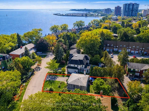 2033 Waters Edge Dr, Oakville, ON L6L 1A3