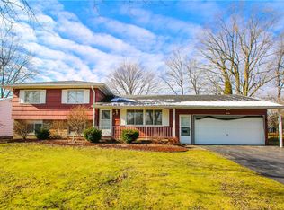 20 Gemini Cir, Rochester, NY 14606