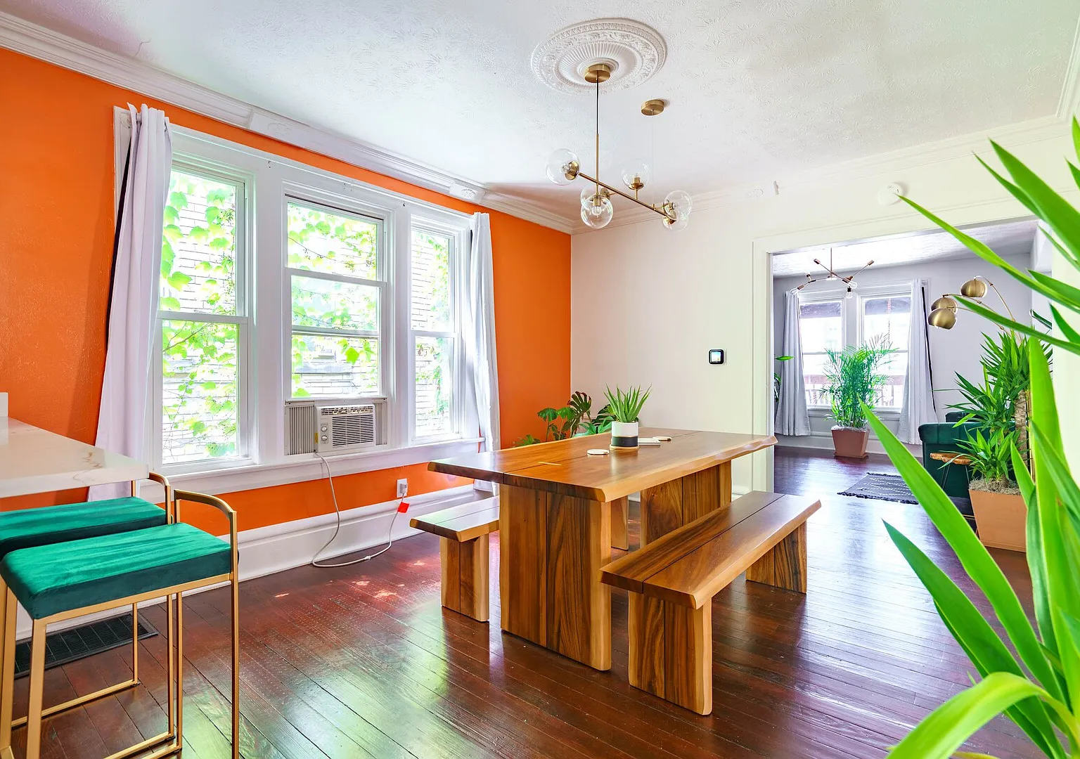 Jungle Casa by Jungle House | Near Nationwide Arena, Convention — Photo 4