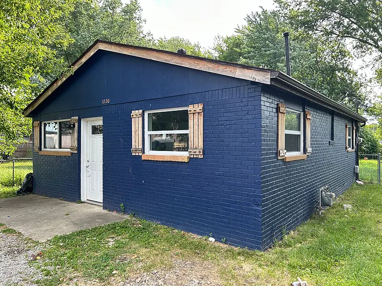 1220 Lincoln St — Photo 10