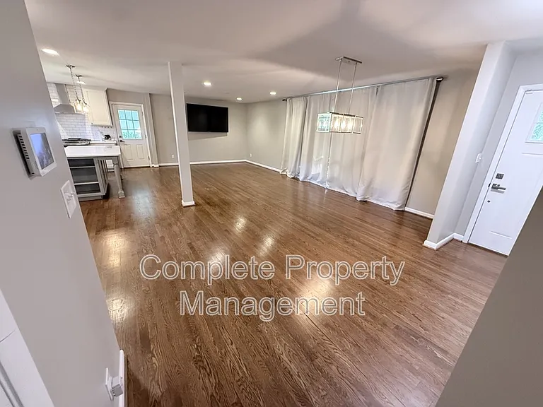 3153 Woodhaven Dr — Photo 36
