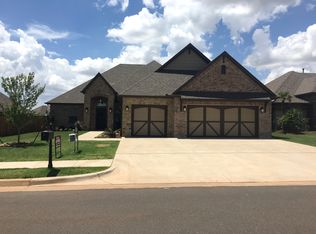 16213 Royal Crest Ln, Edmond, OK 73013