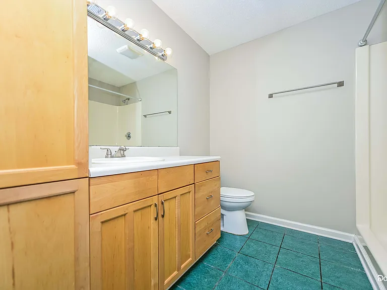 124 Spring Valley Cir — Photo 12