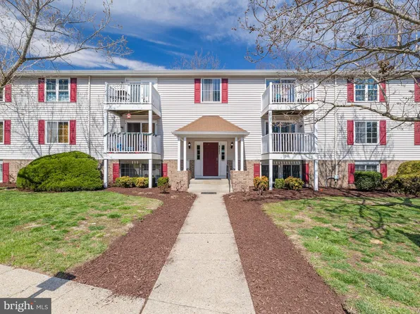 8042 Abbey Ct APT F, Pasadena, MD 21122