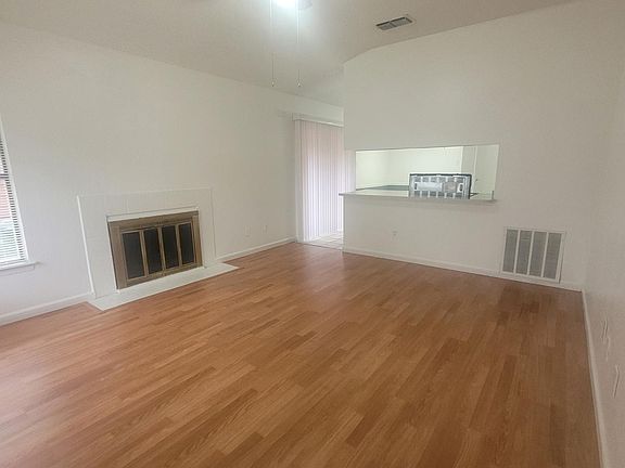 3rd image of 3955 Heritage Hill Dr