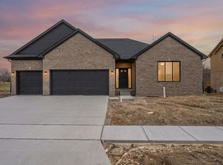 1087 Williamson Cir, Pontiac, MI 48340