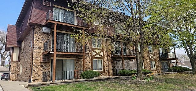 1st image of 5916 W 87th St APT 3E