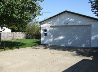 1253 Golden Gate Blvd, Mayfield Heights, OH 44124