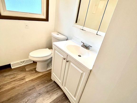 5th image of 175 Hillview Dr