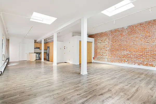 Rented by Compass | media 23