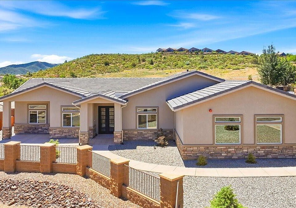 1st image of 395 ZACHARY Drive
