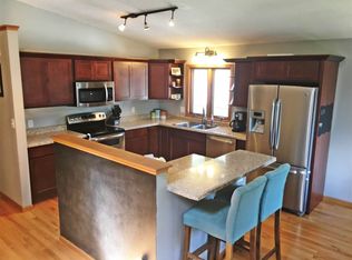3139 6th St, Marion, IA 52302