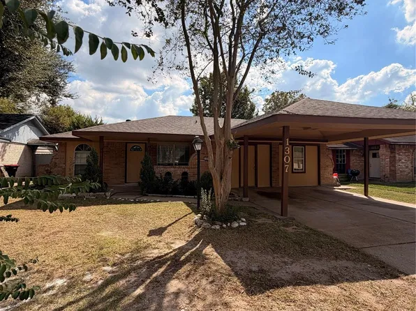 1307 Castolan Dr, Houston, TX 77038