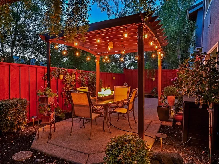 208 Promenade Ln — Photo 28
