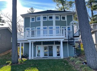 872 Dollar Bay Dr, Lake Orion, MI