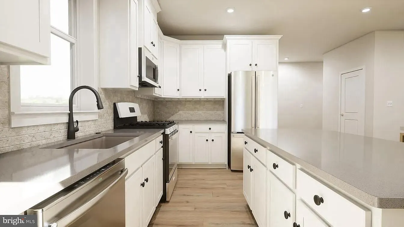 3 bed, 5.0 bath, 2324 sqft, $3,450 — Photo 3