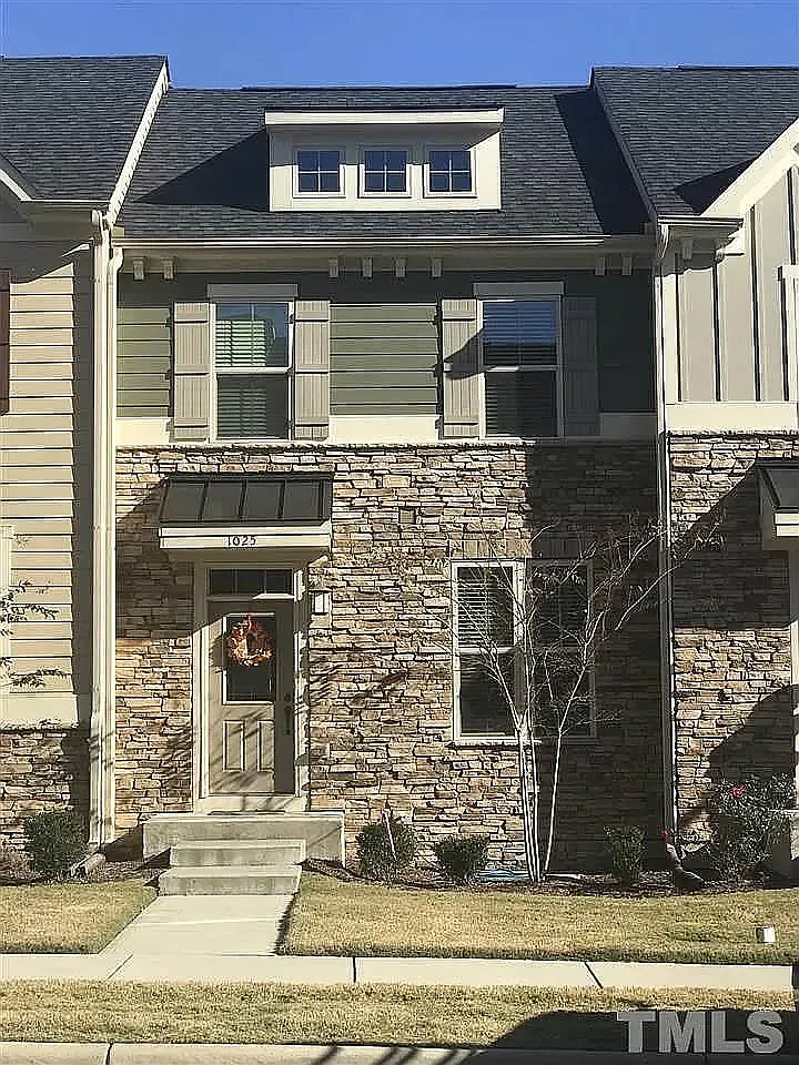 4 bed, 2.5 bath, 1765 sqft, $2,249 — Photo 1