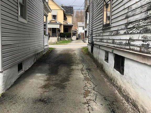 4th image of 28 Darte Ave
