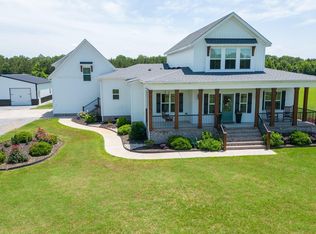 585 NW Backwoods Rd, Moyock, NC 27958