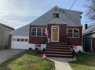 290 Locust Ave, Staten Island, NY 10306