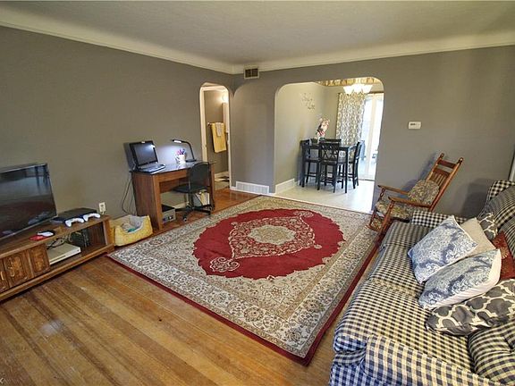 3rd image of 14504 Viola Ave