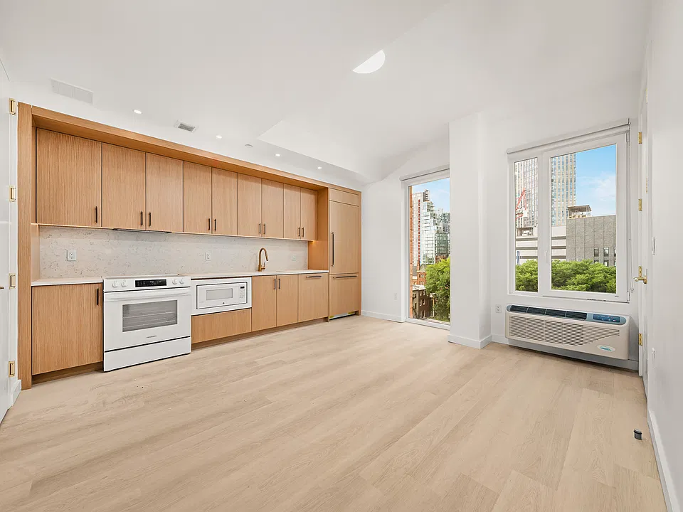 540 Atlantic Ave #803