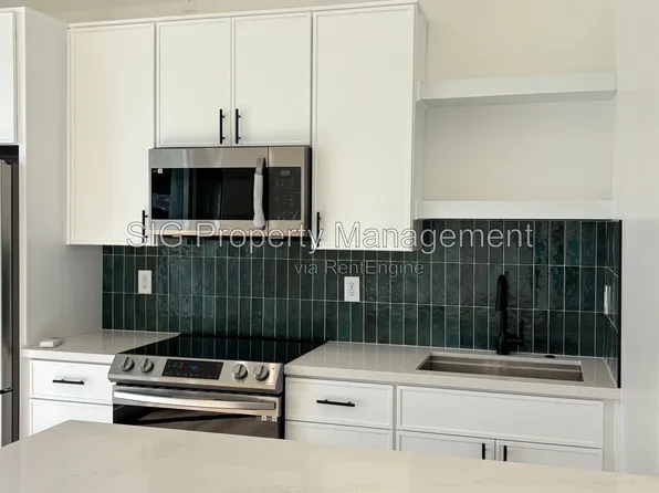252 W Howard St #5, Pasadena, CA 91103