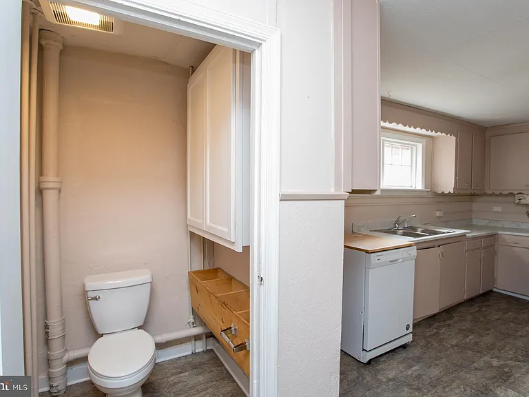 120 Tabor Rd — Photo 48