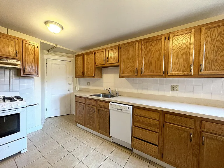 7 Craigie Cir #44 — Photo 5