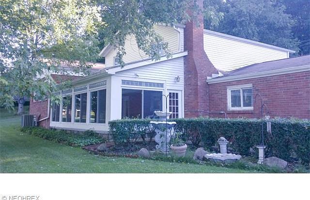 2nd image of 1380 Howell Rd