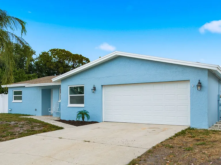 330 Scott Ct — Photo 8