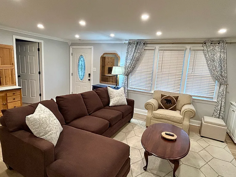 457 Heman Dr — Photo 13