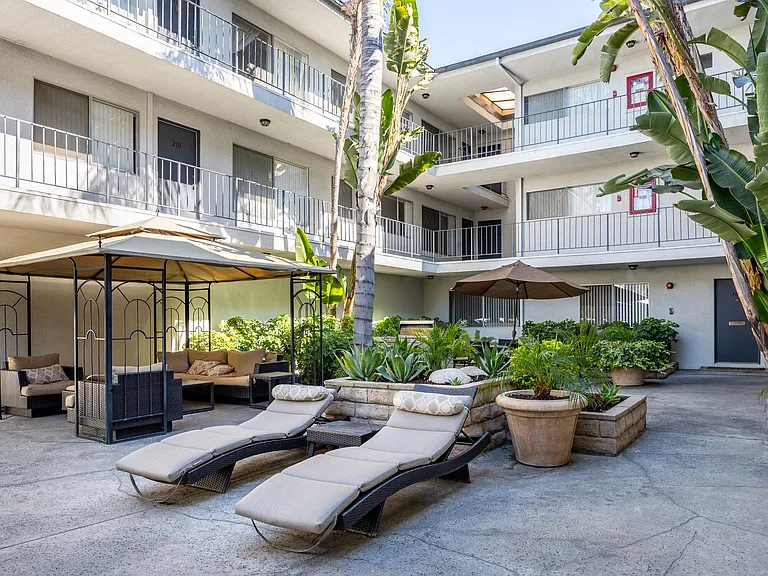 The Grove Apartments — Photo 6