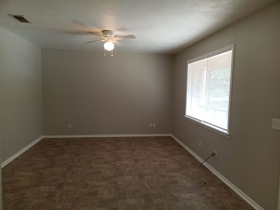 2nd image of 4047 Lakeshore Dr #A4