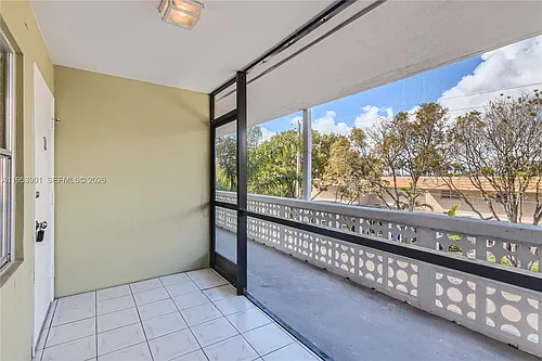 1425 Arthur St Photo 1