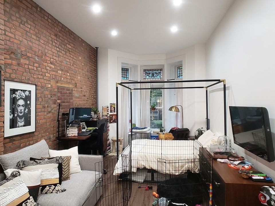 1st image of 934 President St #3