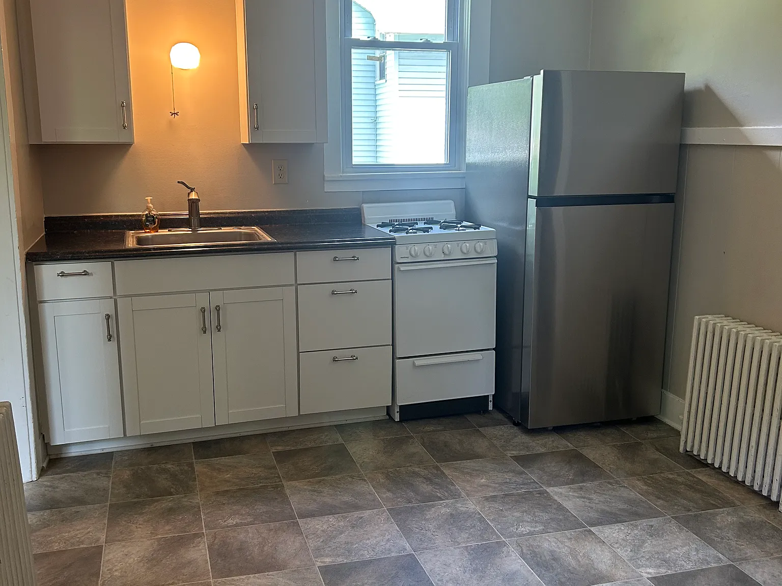 1 bed, $900 — Photo 1