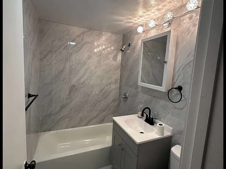 10 Anderson Ave #2 — Photo 2